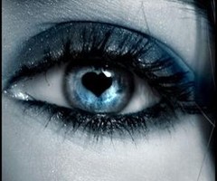 KenhSinhVien-eyes-black-makeup-emo-heart-love-it-girl-63b90fc9ac096b3185b6535b11054b7d-h-thumb.jpg