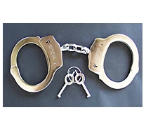 KenhSinhVien-handcuff-1.jpg