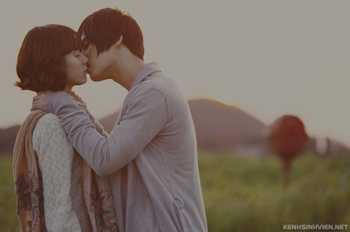 asian-couple-crying-cute-delicate-kiss-favim-com-42029-large.jpg