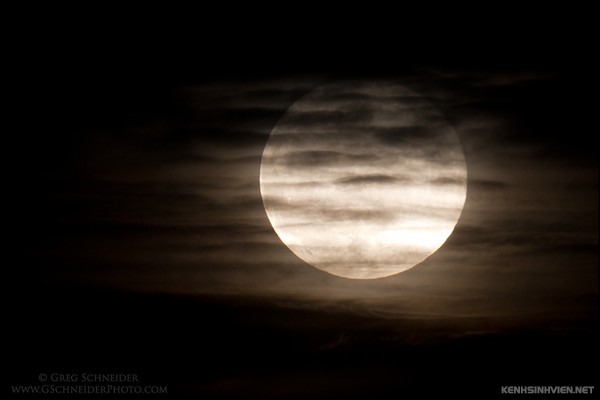 full-moon-moody-skies-clouds-3776-5f7ce.jpg