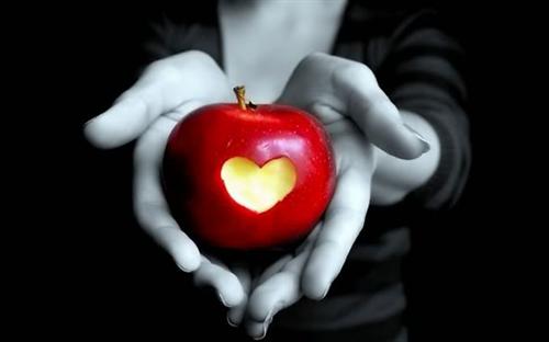 643294-apple-heart1.jpg