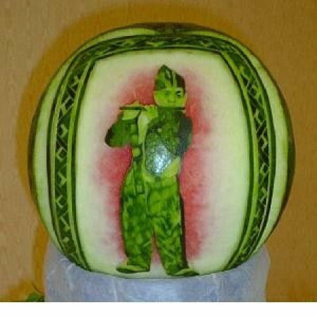 amazing-watermelon-carvings-640-09-15780-3597.jpg