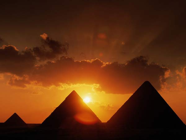 ancient-egypt-pyramids-832586-8488.jpg