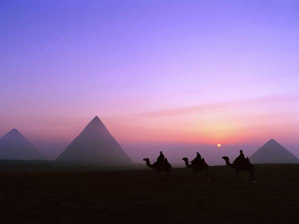 giza-pyramids-egypt21-832586-8844.jpg