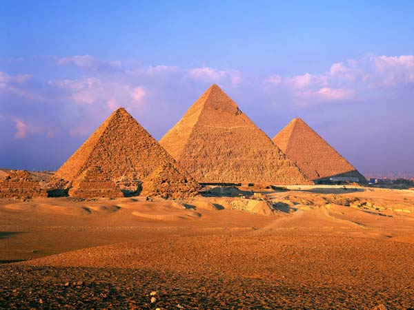 pyramids-of-giza-832586-9167.jpg