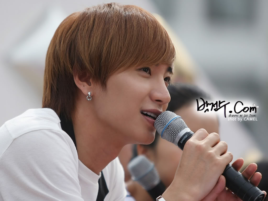 KenhSinhVien.Net-leeteuk-.jpg