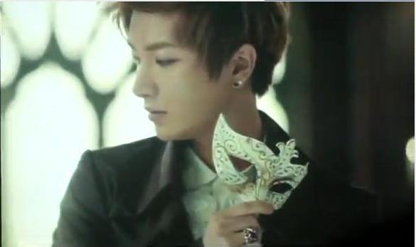 KenhSinhVien.Net-opera-japanese-teaser-leeteuk-super-junior-30451338-585-347.jpg