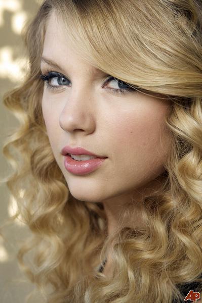 KenhSinhVien.Net-taylor-swift-ca-si-my-.jpg